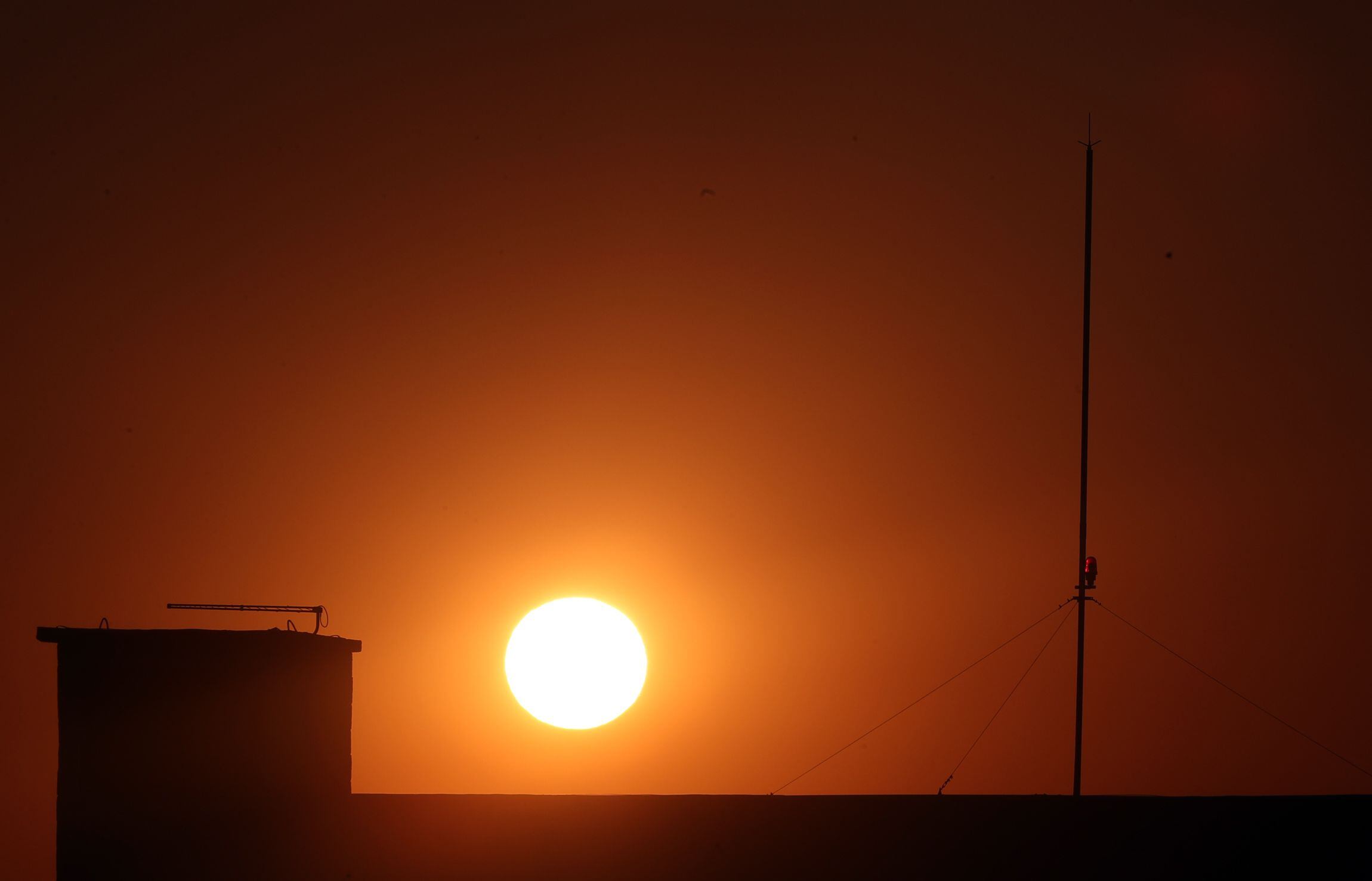 Nova onda de calor deverá atingir regiões do Brasil nesta semana